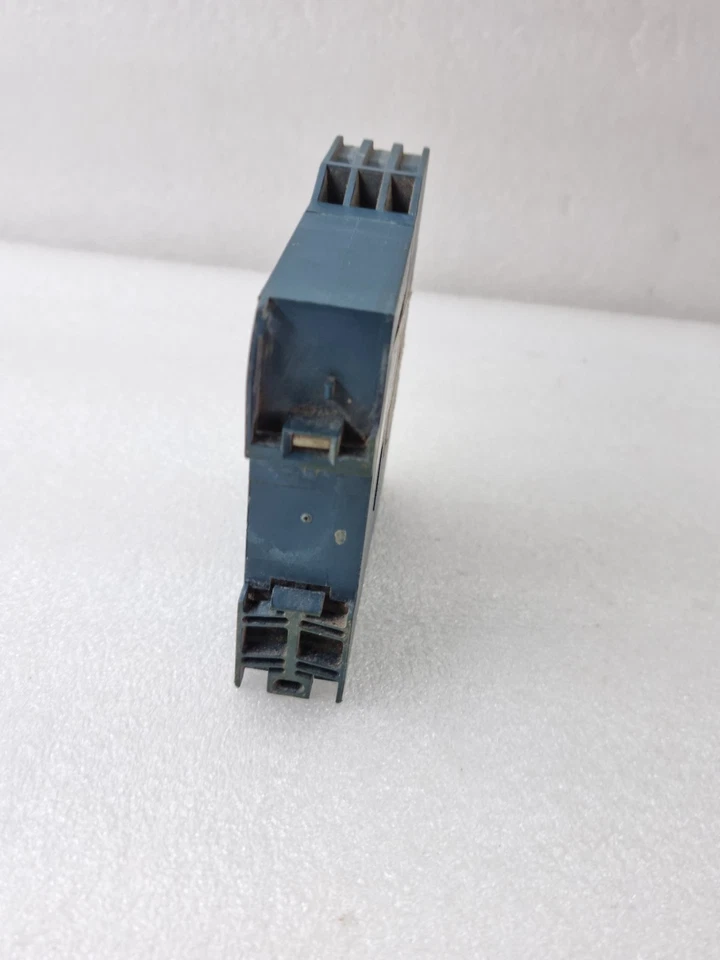 SIEMENS 7PU4020-2BN20 Time Delay Relay 220-240VAC 1.5-30s Industrial Automation